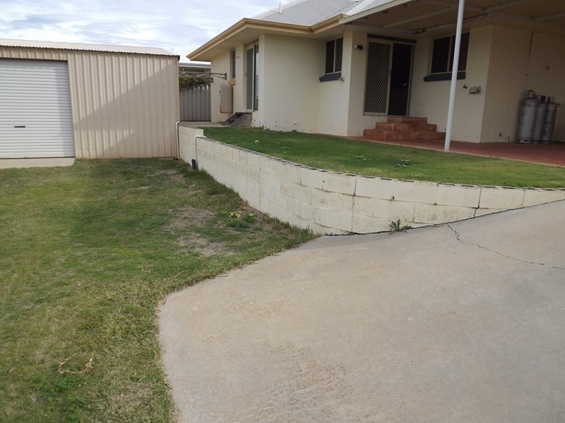 10 Searipple Avenue, Port Denison WA 6525