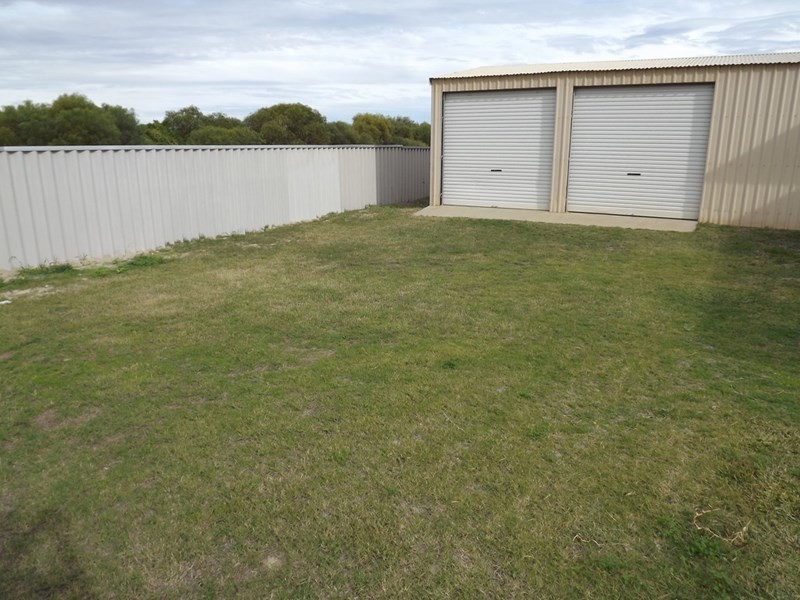 10 Searipple Avenue, Port Denison WA 6525
