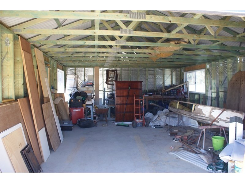 8 Bayliss Road, Dongara WA 6525