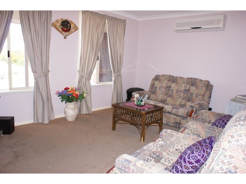 6 Bygrave Drive, Port Denison WA 6525