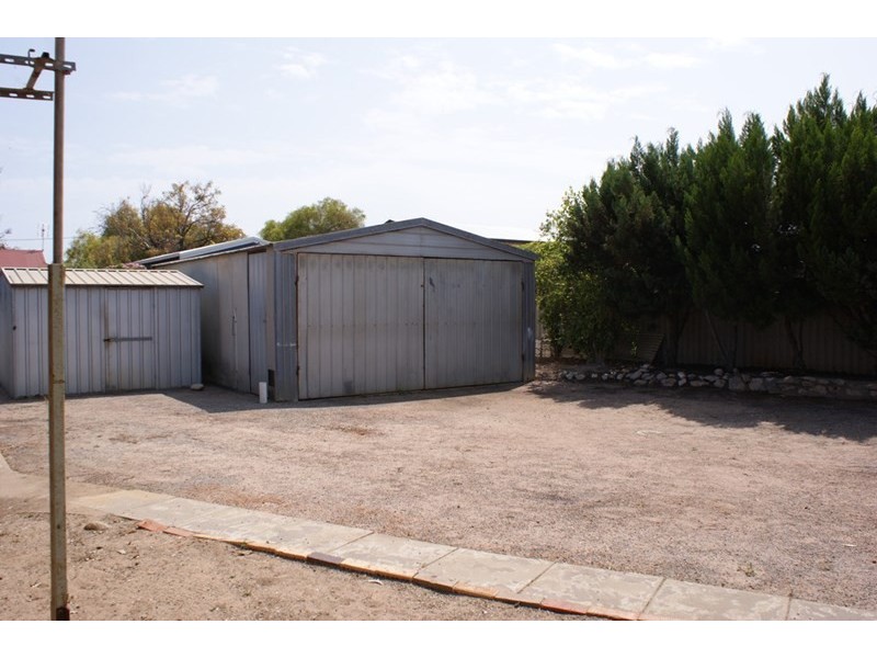 20 Church Street, Dongara WA 6525