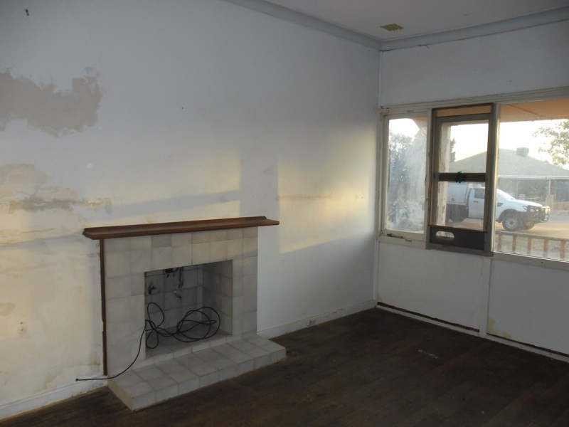 27 Robertson Street, Carnamah WA 6517