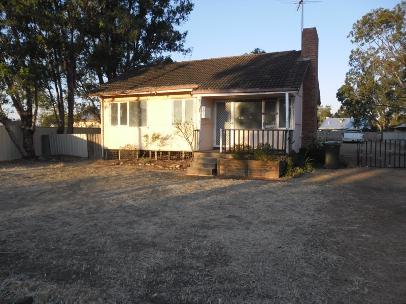 27 Robertson Street, Carnamah WA 6517