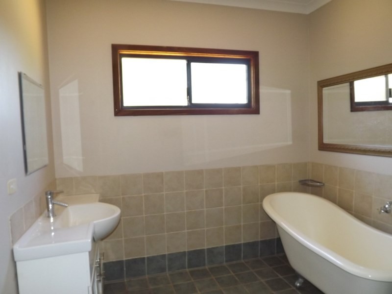 56 Pettit Lane, Dongara WA 6525