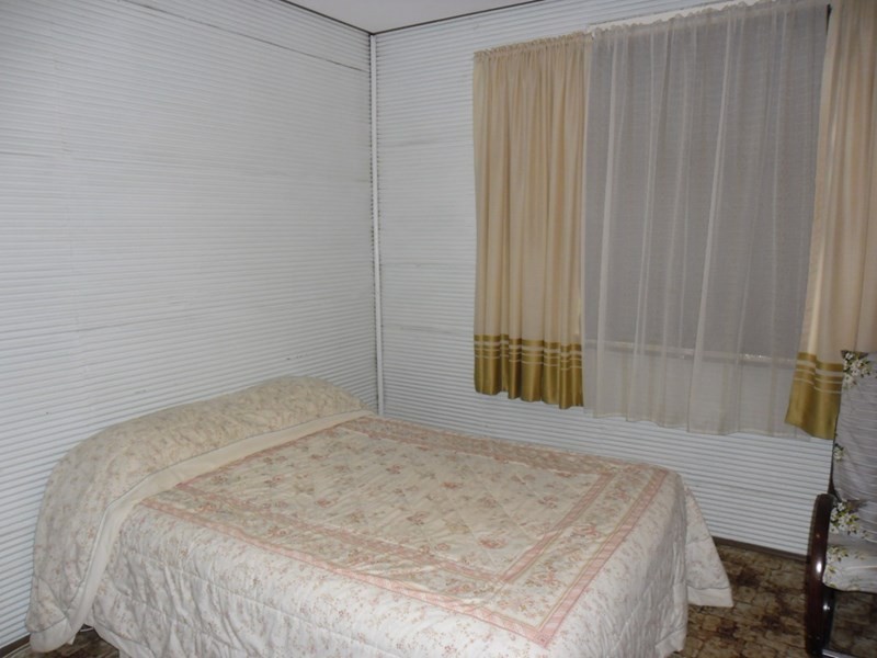 2 Caron Street, Carnamah WA 6517