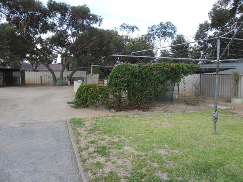 2 Caron Street, Carnamah WA 6517