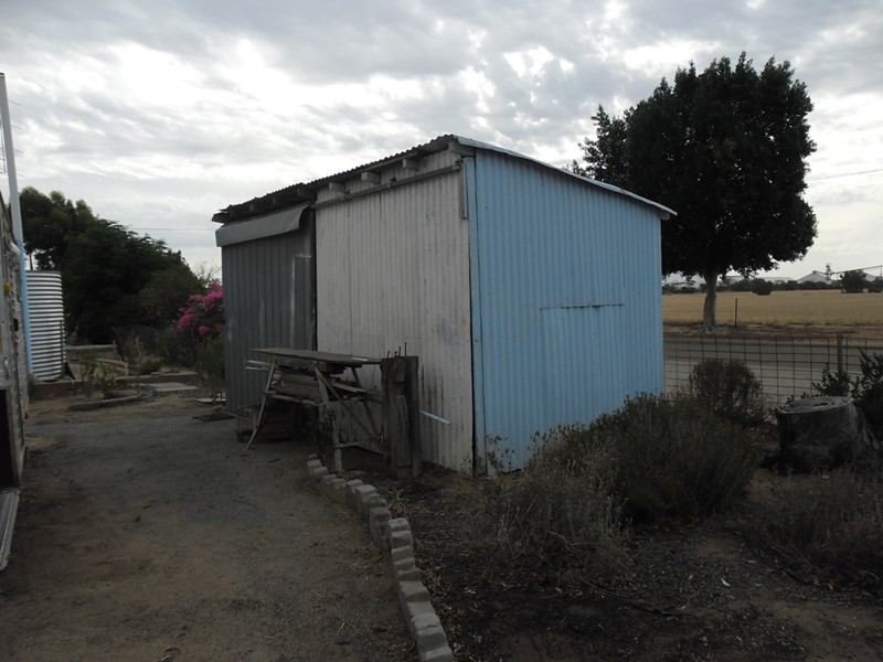 2 Caron Street, Carnamah WA 6517