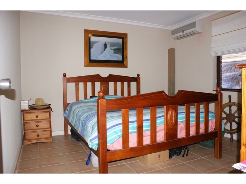 10 Bartlett Place, Port Denison WA 6525