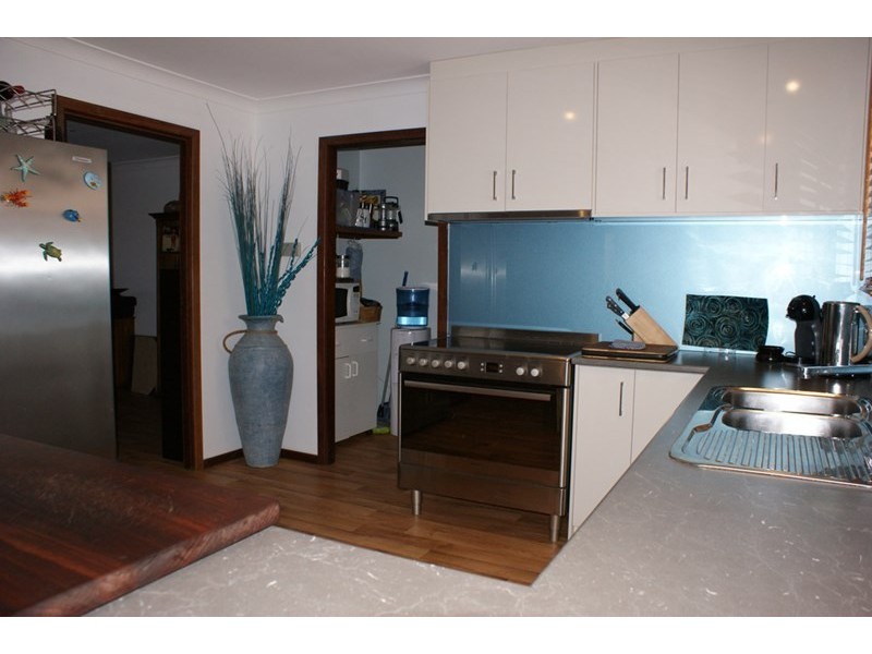 10 Bartlett Place, Port Denison WA 6525