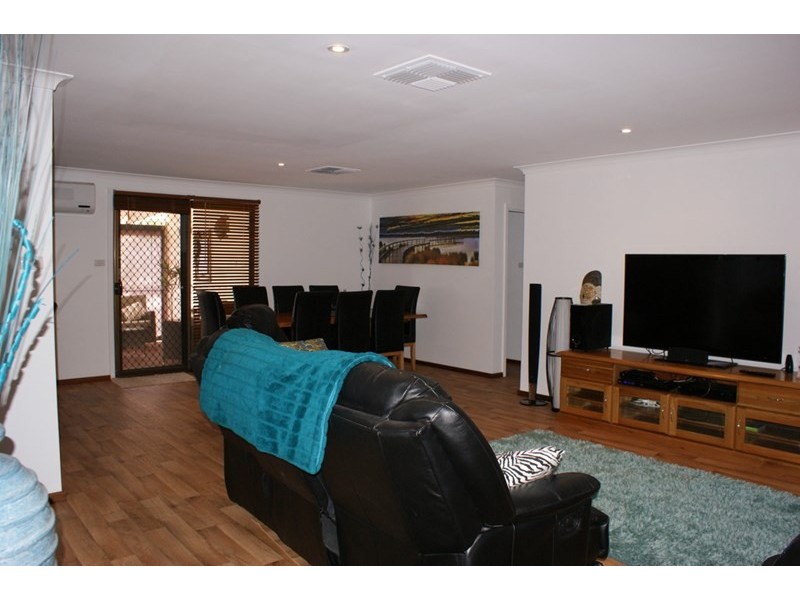 10 Bartlett Place, Port Denison WA 6525