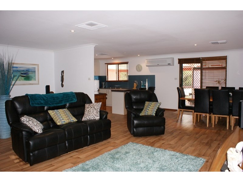 10 Bartlett Place, Port Denison WA 6525