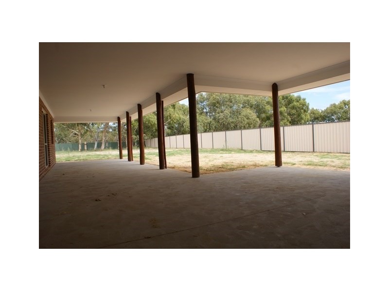 16 BAYLISS, Dongara WA 6525