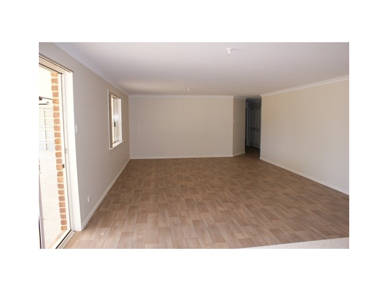 16 BAYLISS, Dongara WA 6525