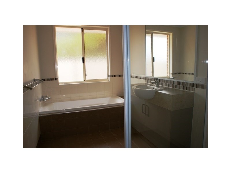 16 BAYLISS, Dongara WA 6525