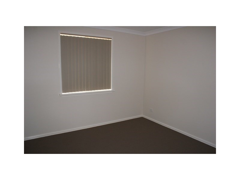 16 BAYLISS, Dongara WA 6525