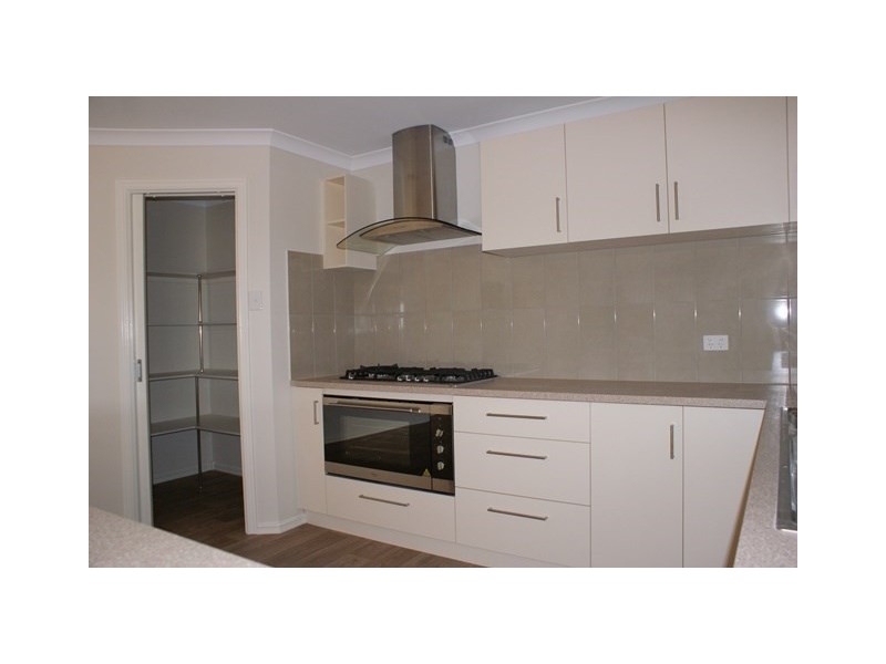 16 BAYLISS, Dongara WA 6525