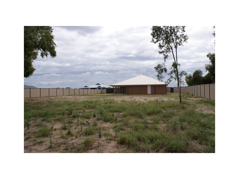 16 BAYLISS, Dongara WA 6525