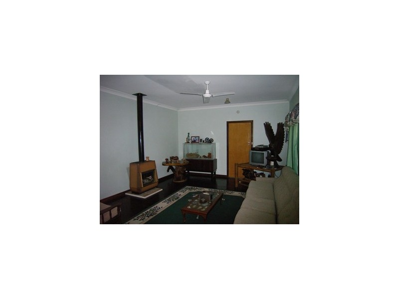 5 Carter Street, Three Springs WA 6519