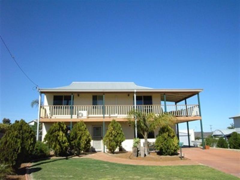 7 Bygrave Drive, Port Denison WA 6525