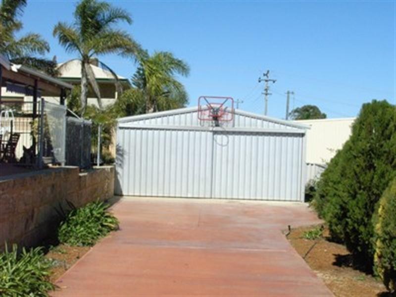 7 Bygrave Drive, Port Denison WA 6525