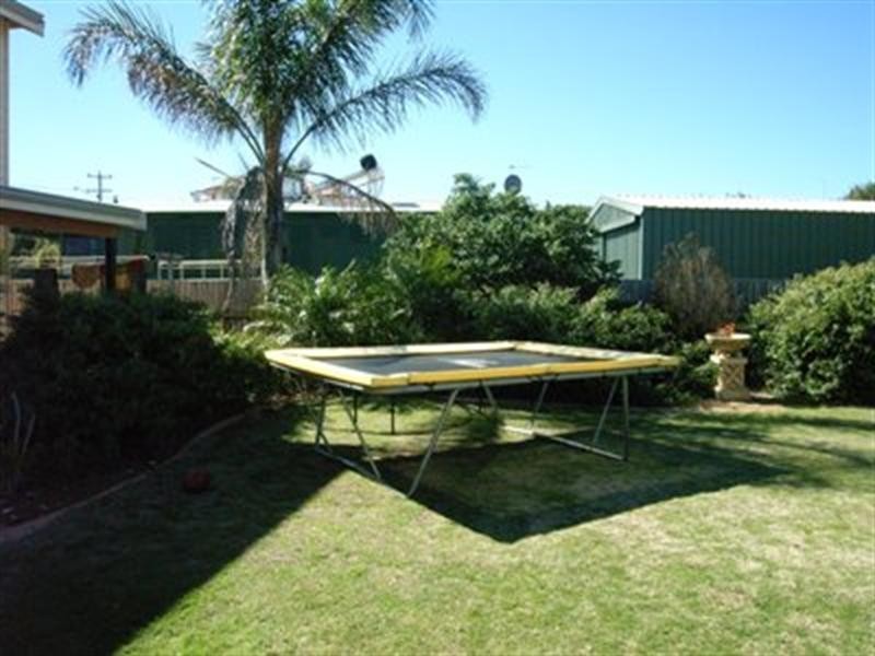 7 Bygrave Drive, Port Denison WA 6525