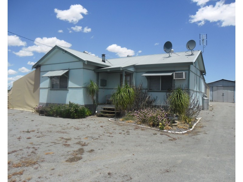 22 Railway Avenue, Carnamah WA 6517