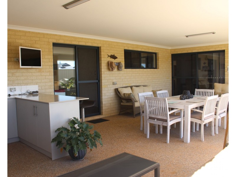 25 Mason Crescent, Port Denison WA 6525