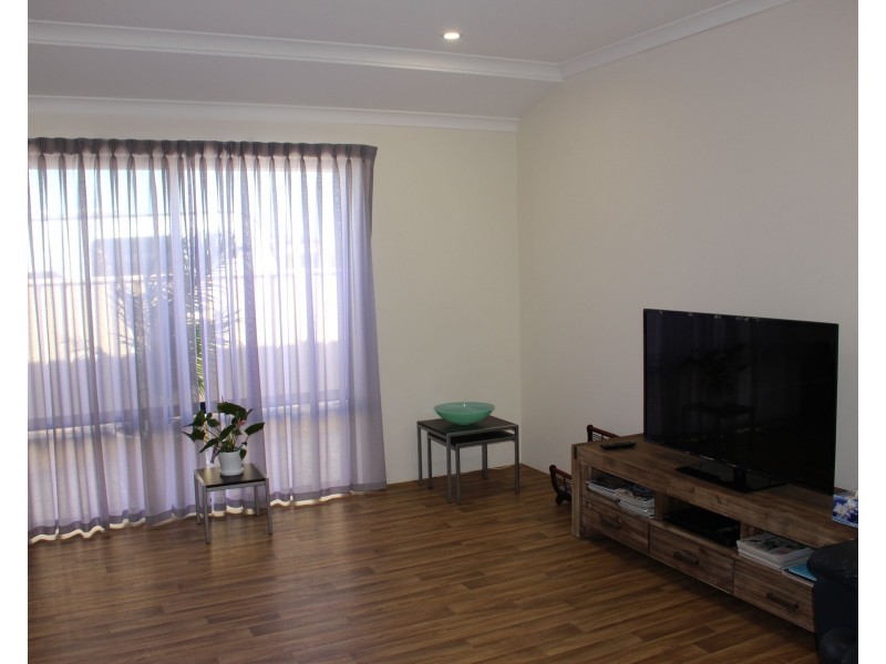 25 Mason Crescent, Port Denison WA 6525