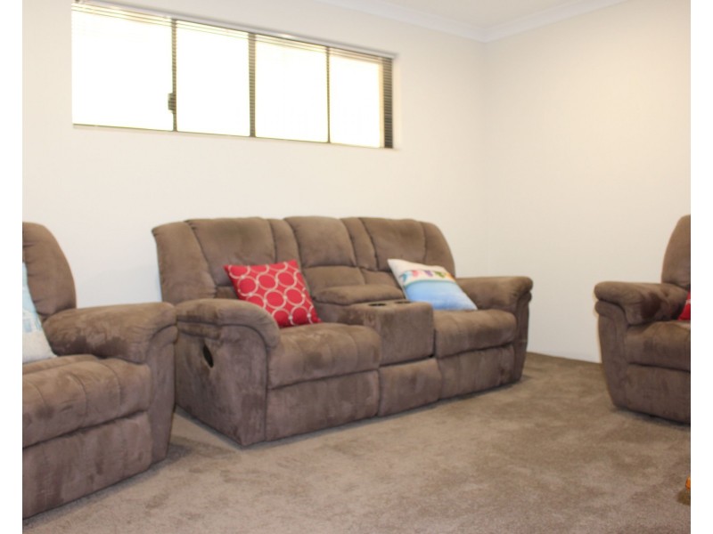 25 Mason Crescent, Port Denison WA 6525