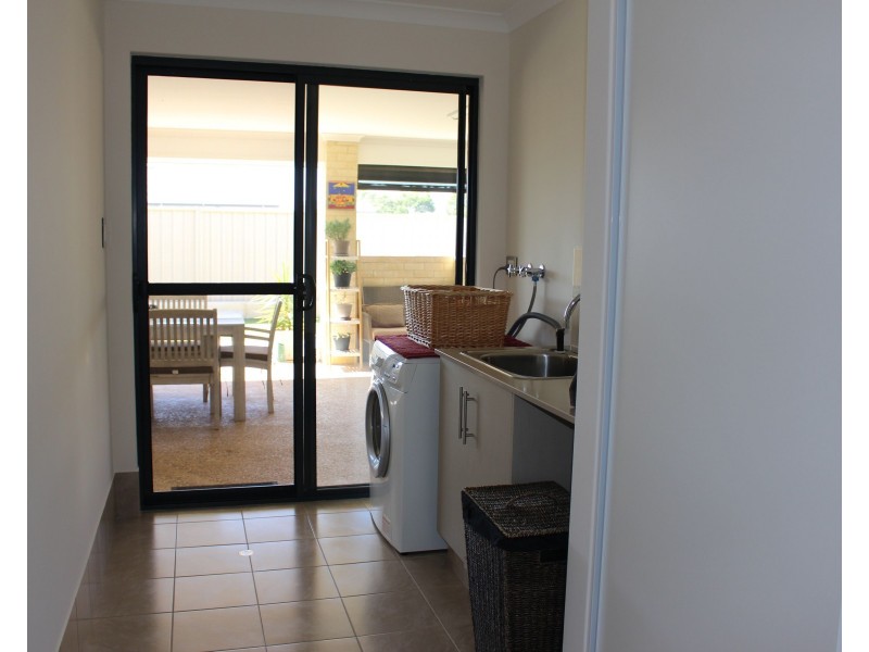 25 Mason Crescent, Port Denison WA 6525