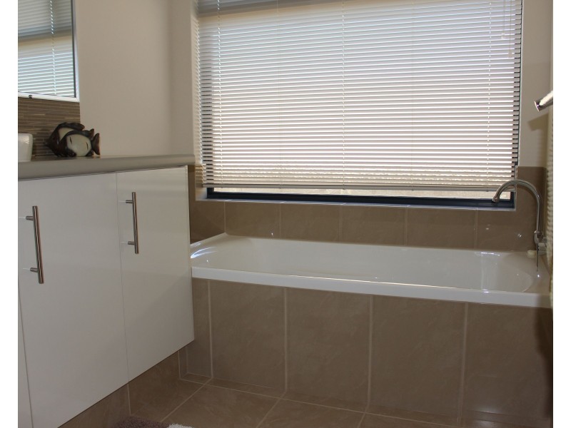 25 Mason Crescent, Port Denison WA 6525