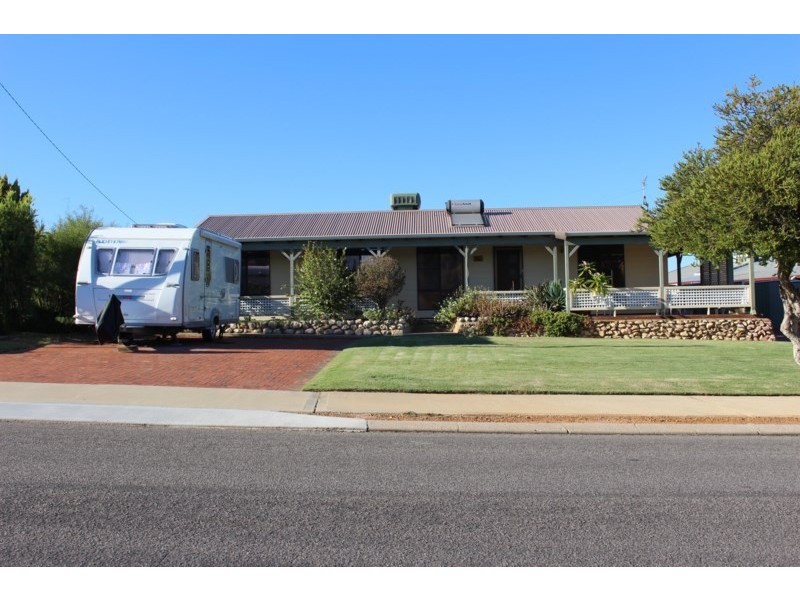 15 Pickering Drive, Dongara WA 6525