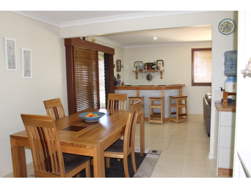 15 Pickering Drive, Dongara WA 6525