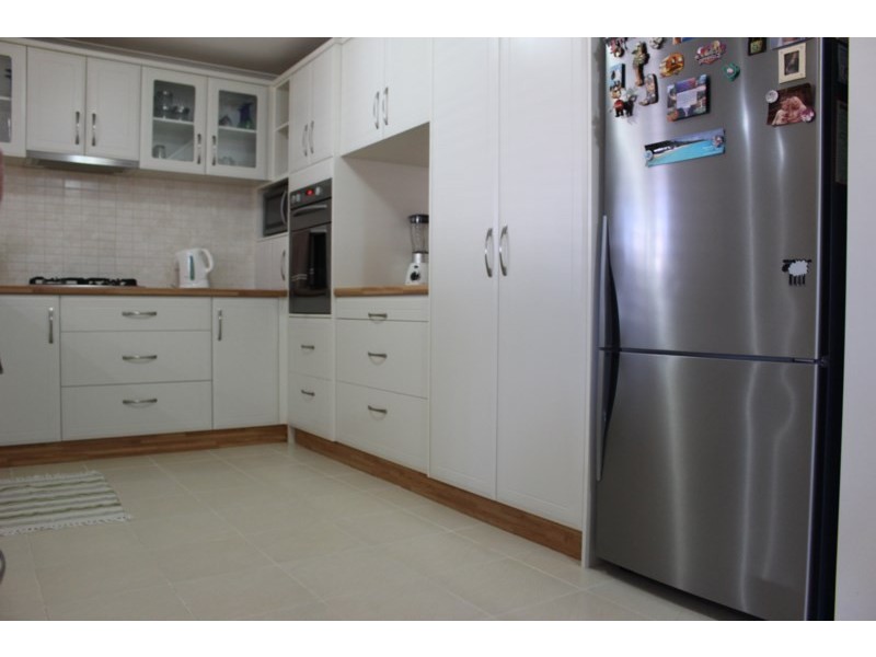 15 Pickering Drive, Dongara WA 6525