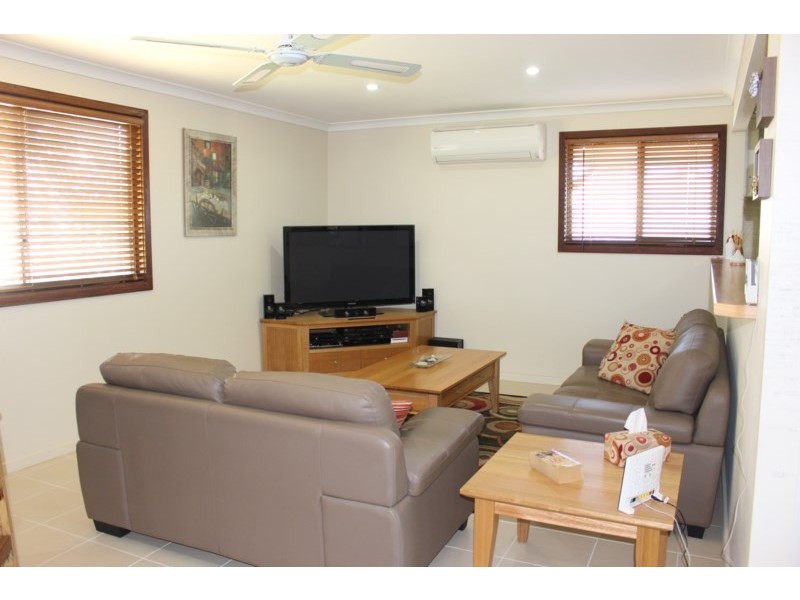 15 Pickering Drive, Dongara WA 6525