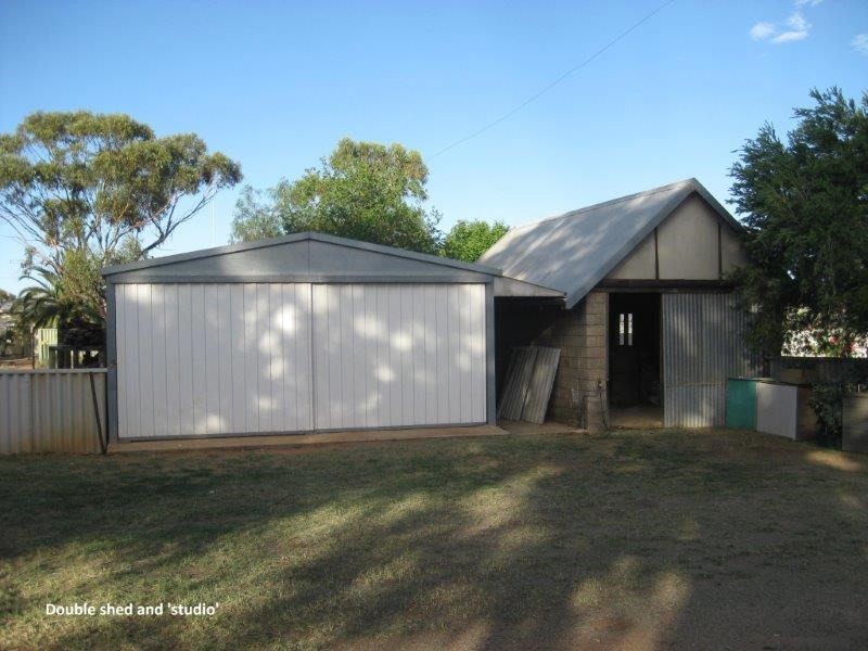 8 Niven Crescent, Carnamah WA 6517