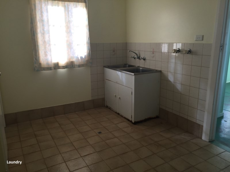 8 Niven Crescent, Carnamah WA 6517