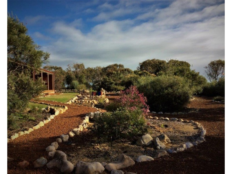 169 Bookara East Road, Bookara WA 6525