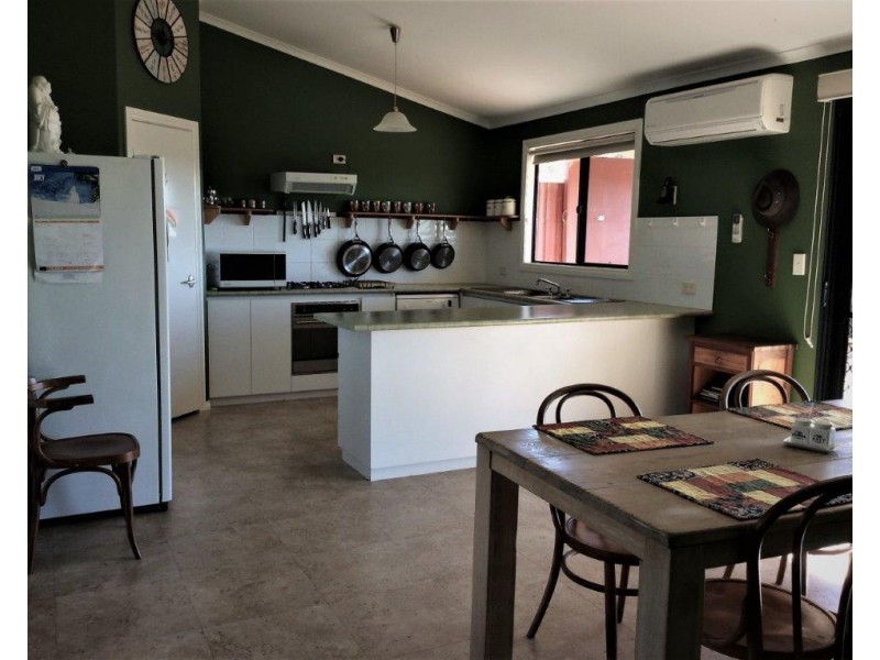 169 Bookara East Road, Bookara WA 6525