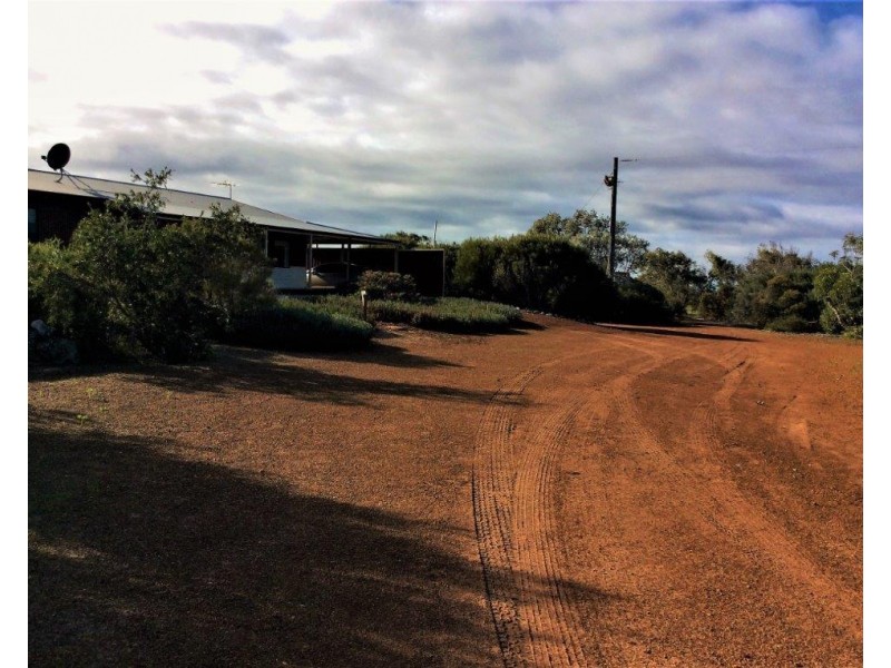 169 Bookara East Road, Bookara WA 6525