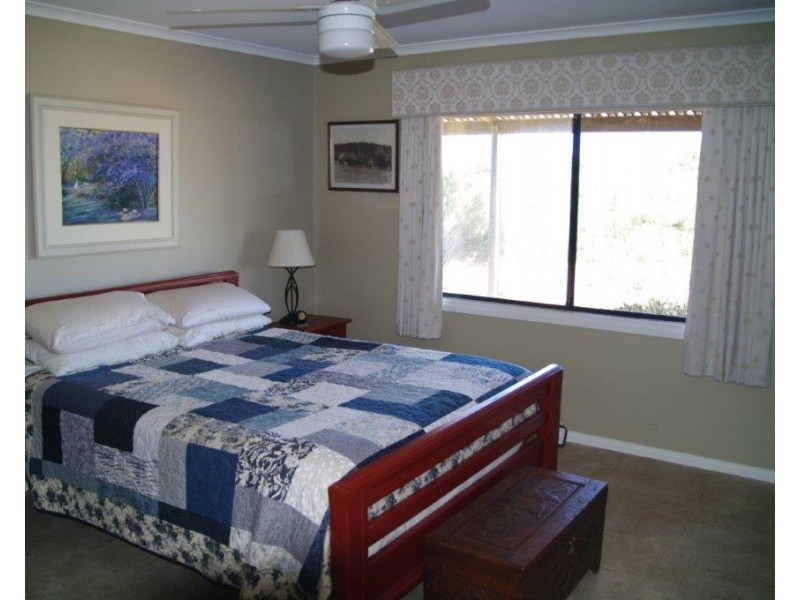 169 Bookara East Road, Bookara WA 6525