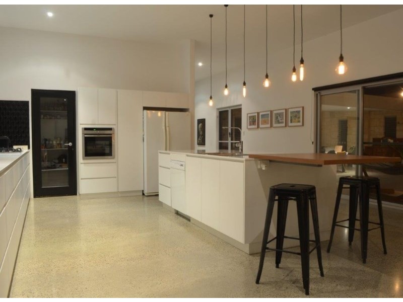 66 Hidden Valley Close, Dongara WA 6525