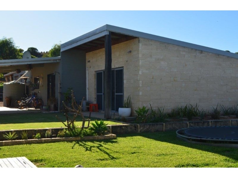 66 Hidden Valley Close, Dongara WA 6525