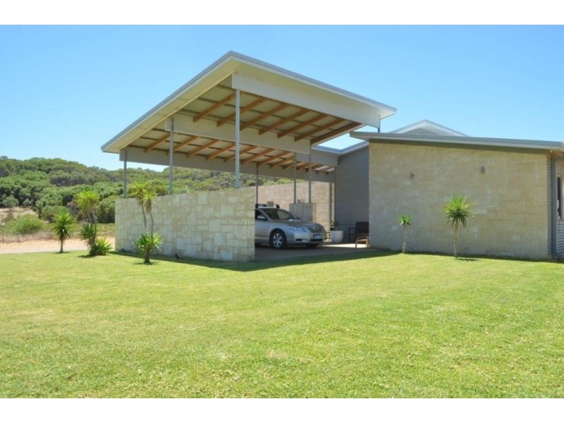 66 Hidden Valley Close, Dongara WA 6525