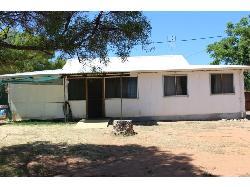 8 Armstrong Street, Dongara WA 6525