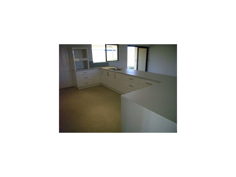 17 Gillam Drive, Dongara WA 6525