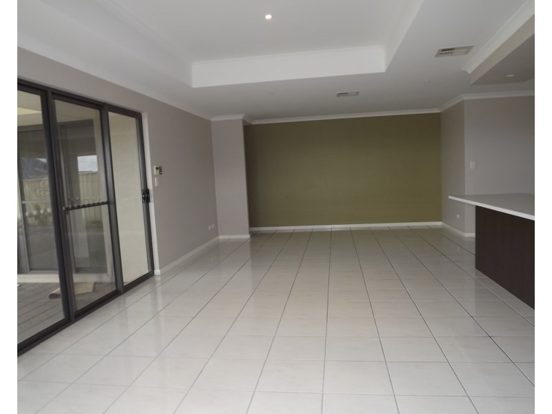 8 Mason Crescent, Port Denison WA 6525