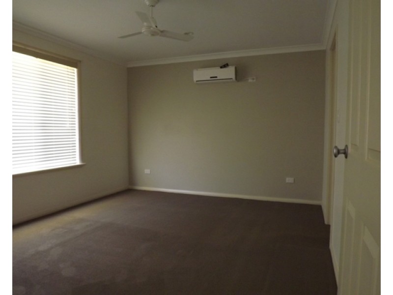 15 Premier Circle, Dongara WA 6525