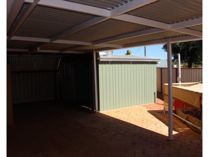 1C Irwin Crescent, Dongara WA 6525