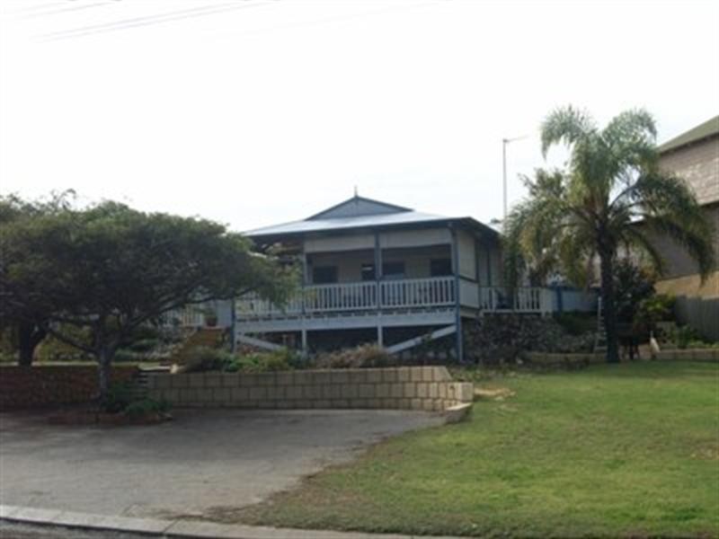 16 Plester Street, Port Denison WA 6525